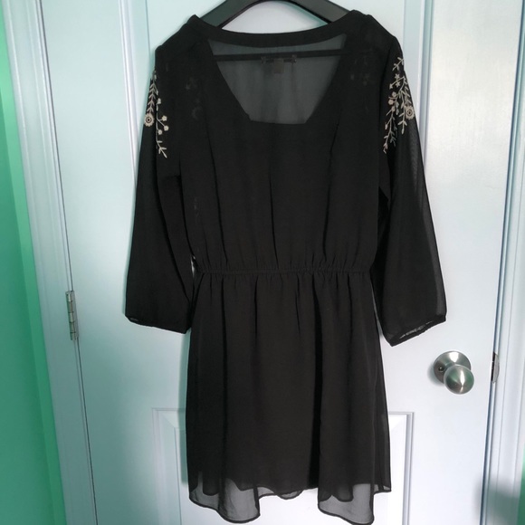 AEO Embroidered Black Dress - Picture 2 of 10